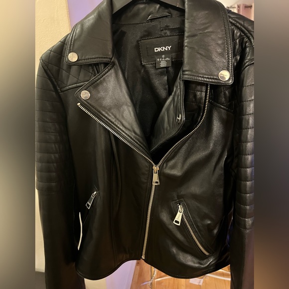 🚫SOLD DKNY Quilted Shoulder Leather Moto Jacket - Women’s black - Picture 3 of 15